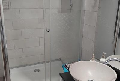 Apartament cu 3 camere decomandat în Micro 6 - 5