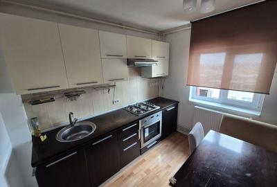 Apartament cu 2 camere decomandat, mobilat în Poarta 6 - 5