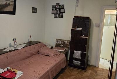 Apartament cu 2 camere semidecomandat în Pajura