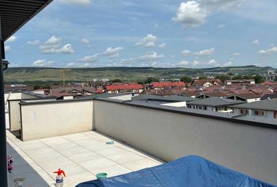 Apartament cu 3 camere semidecomandat în Florești - 2