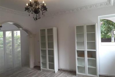 Vila moderna de inchiriat - 250 mp + 100 mp curte ? Podul Grant - 2