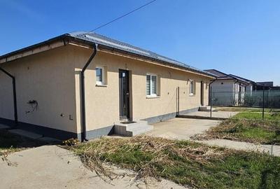 Casa tip duplex ~ 3 camere 1 baie ~ Mobilat utilata ~ 260 mp teren