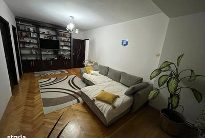 Apartament cu 3 camere semidecomandat în Micro 19 - 1