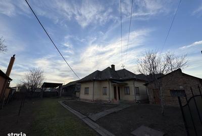 Casă cu 4 camere cu Teren 2000 Mp în Central - 2