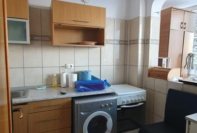 Apartament cu 2 camere semidecomandat, mobilat în 1 Mai - 7