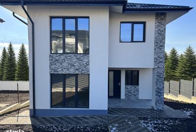 Casă cu 4 camere în Bucium