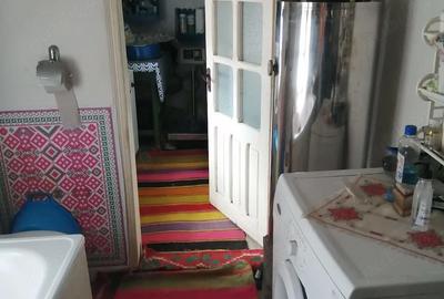 Casă cu 4 camere cu Teren 2290 Mp în Central - 1