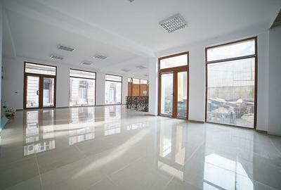 Casă individuală cu 5 camere în Ultracentral