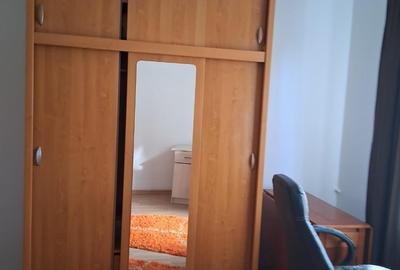 Apartament cu 2 camere semidecomandat în 7 Noiembrie