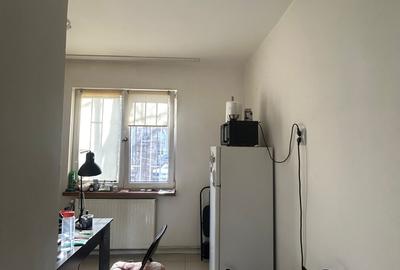 Garsoniera Dristor 33 Mp Parter Bloc 1982 Centrala Proprie 12 Min Metrou - 3