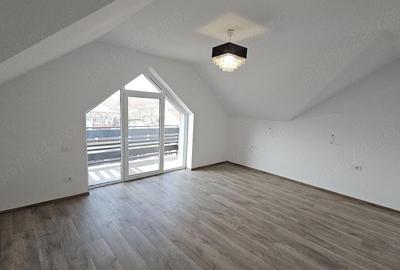 Casă cu 5 camere cu Teren 225 Mp în Ciurbești - 17