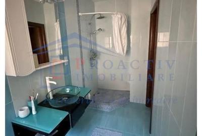 Casă cu 8 camere cu Canalizare în Ipotești - 5