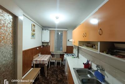 Apartament cu 3 camere de vanzare, Reghin cartier Rodnei bloc din caramida. - 5