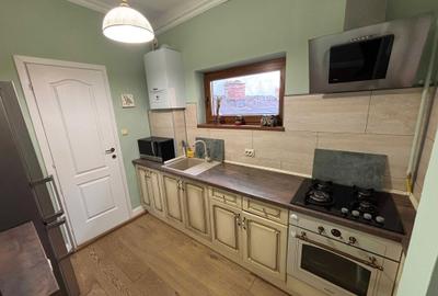 Apartament cu 3 camere în Victoriei