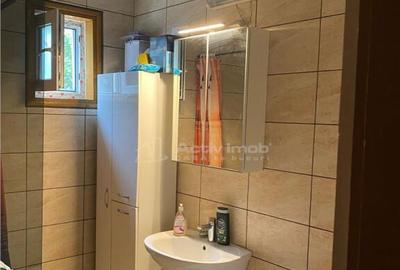 Casa cu etaj, teren 357 mp , pretabila - clinica, birouri, l - 3