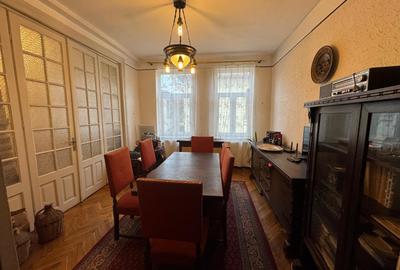 Vanzare apartament cinci camere vila D+P+2 Medicina Cotroceni - 1