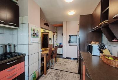 Apartament cu 4 camere decomandat, mobilat în Triaj - 2