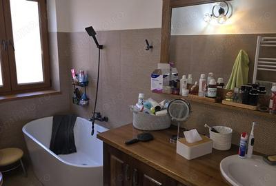 Vand apartament 4 camere dec. in Deva, ultracentrala (la 2 minute de Primarie), etaj 1, mobilat - 18