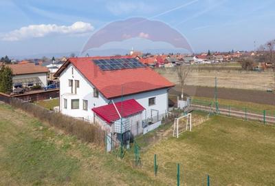 Casă cu 5 camere cu Teren 505 Mp în Hălchiu - 2