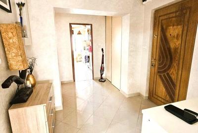 Apartament cu 3 camere în E3 - 10