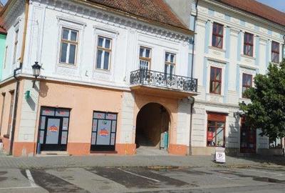 Inchiriez spatiu comercial - 1