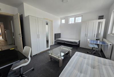 Apartament cu 11 camere decomandat în Girocului