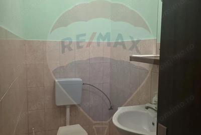 Spațiu comercial, de 48 mp, în Central - 3