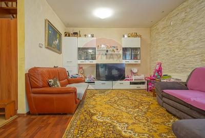 Casă cu 4 camere cu Teren 443 Mp în Tractorul - 5