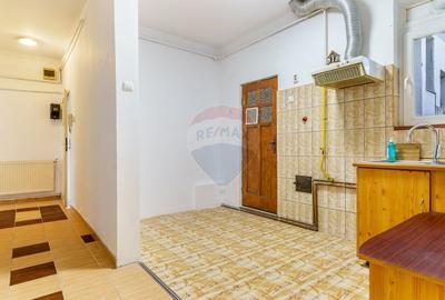 Apartament cu 3 camere semidecomandat în Central - 7