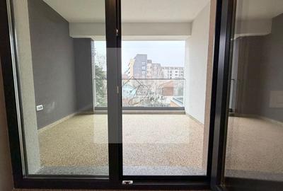 Apartament cu 4 camere decomandat, mobilat în Băneasa - 3