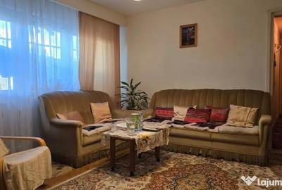 Apartament cu 4 camere semidecomandat în Gojdu - 3