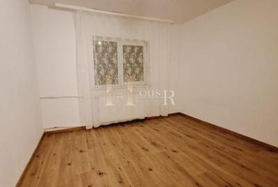 Zona Lipovei. Etaj 3. Decomandat. - 3