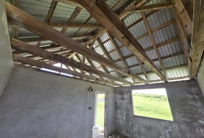 Vand lot + casa sat.Rotunda 7000 euro