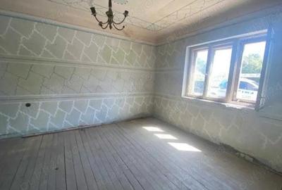 Casă cu 3 camere cu Teren 430 Mp în Vladimirescu