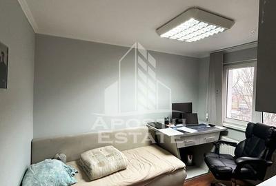 Apartament cu 4 camere semidecomandat, mobilat în Central - 5