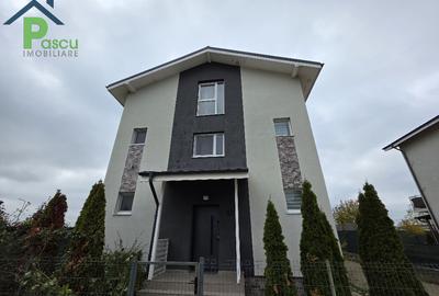 Casă cu 4 camere cu Teren 300 Mp în Central