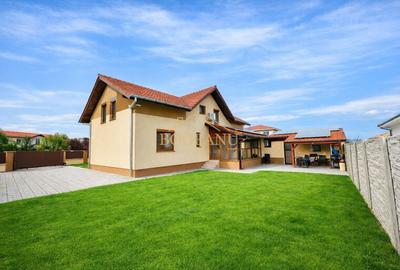 Casă individuală cu 7 camere cu Canalizare în Giroc - 1