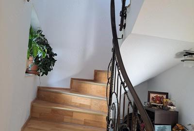 Casă cu 4 camere cu Teren 300 Mp în Central - 8