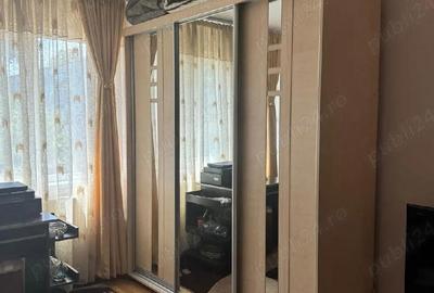 Apartament cu 3 camere semidecomandat în Horia