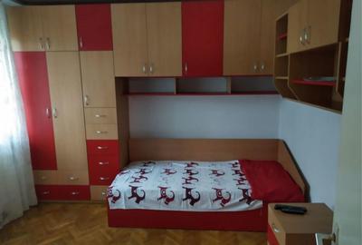 Apartament cu 3 camere semidecomandat în Central - 4