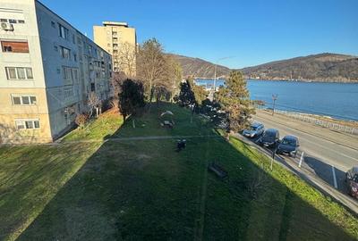 Apartament cu 2 camere semidecomandat în Orșova