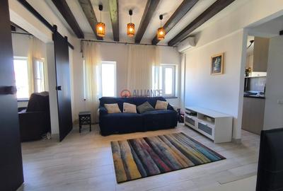 Apartament cu 3 camere semidecomandat în Peninsula