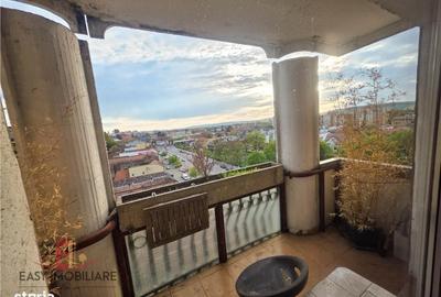 Apartament cu 4 camere în Lefaia
