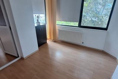 Bd. Mamaia , spatiu 43 mp., cladire exclusiva de birouri