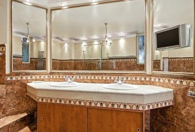 Casă cu 10 camere cu Canalizare în P-ța Romană - 14