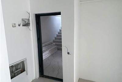 Apartament cu 2 camere decomandat în Bârnova - 3
