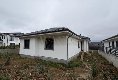 Casa tip parter, zona pensiunea Morariu - 1