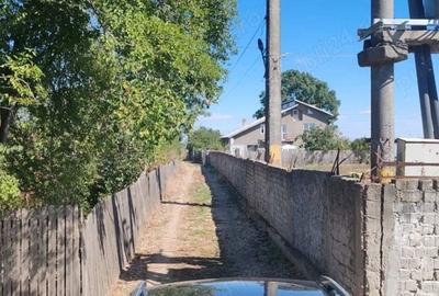 Teren de 2441 mp, în Uliești - 3