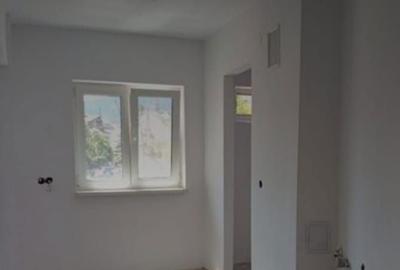 Apartament cu 2 camere decomandat în Progresul - 3
