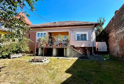 Casa 4 camere, tavan inalt, centru istoric Turda - oportunitate investitie